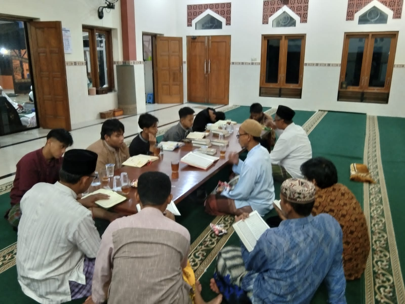 Aksi Pengabdian Masyarakat Santri Boarding Tahfidz Sma Muhammadiyah 1