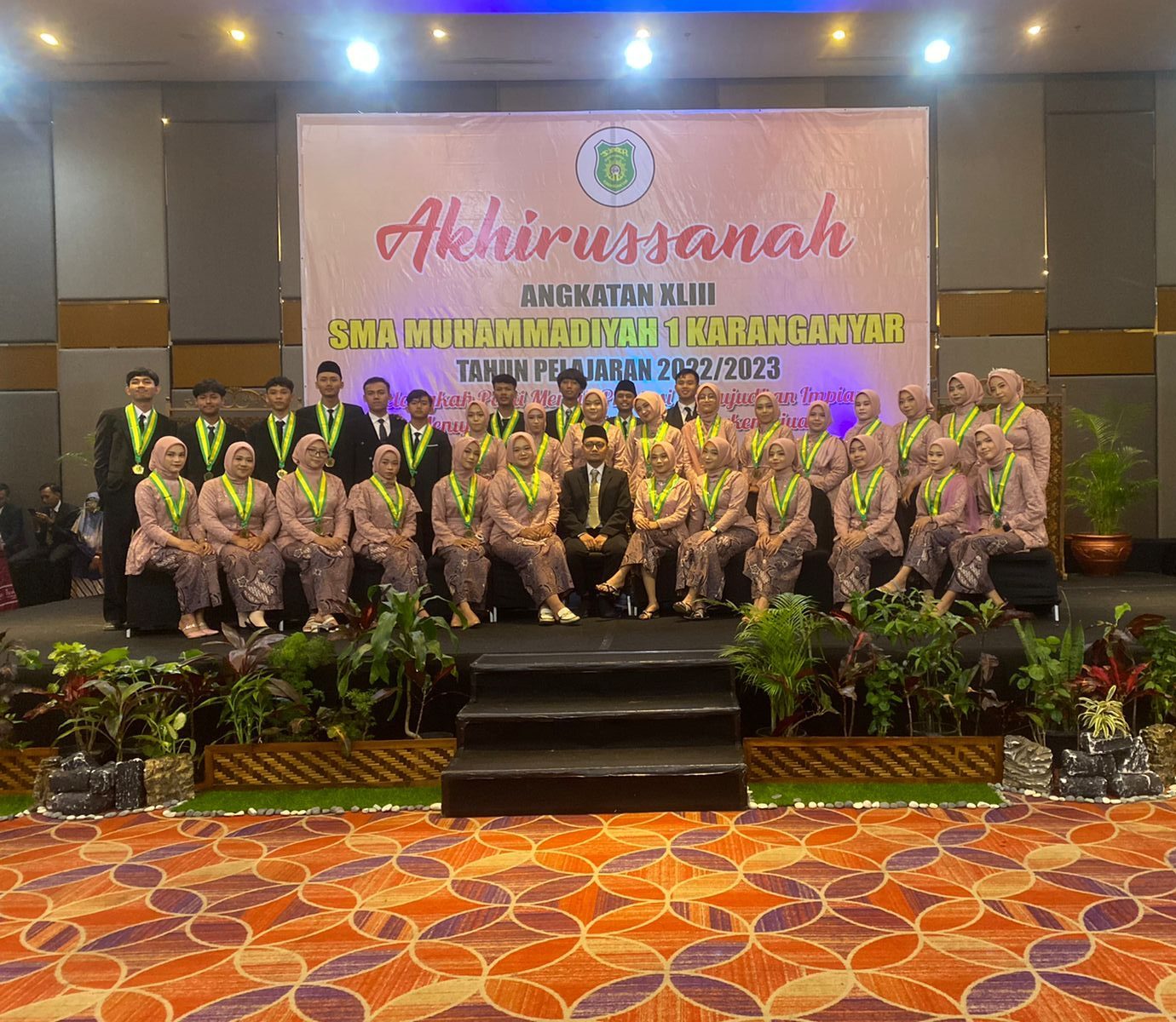 Muhi Mewisuda 412 Siswa Di Ballroom The Hotel Alana Solo – Sma